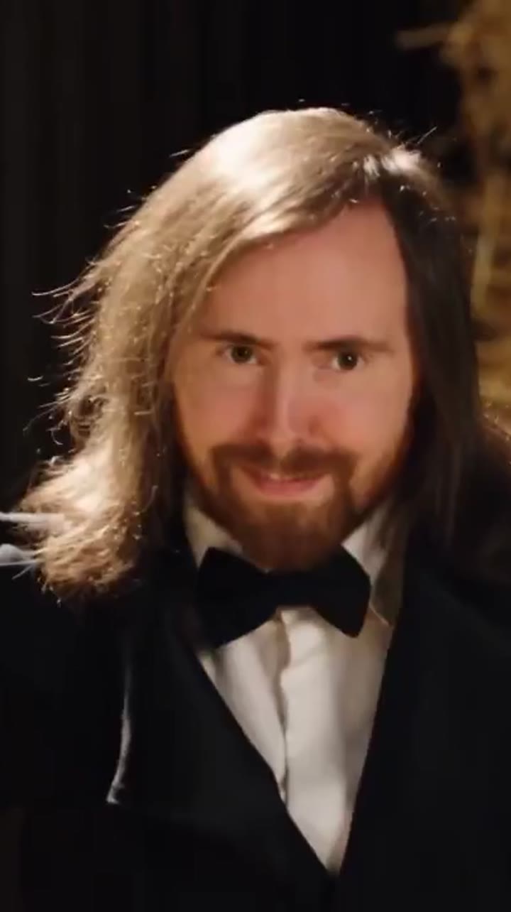 Portrait 9:16 frame of the tiptoe meme